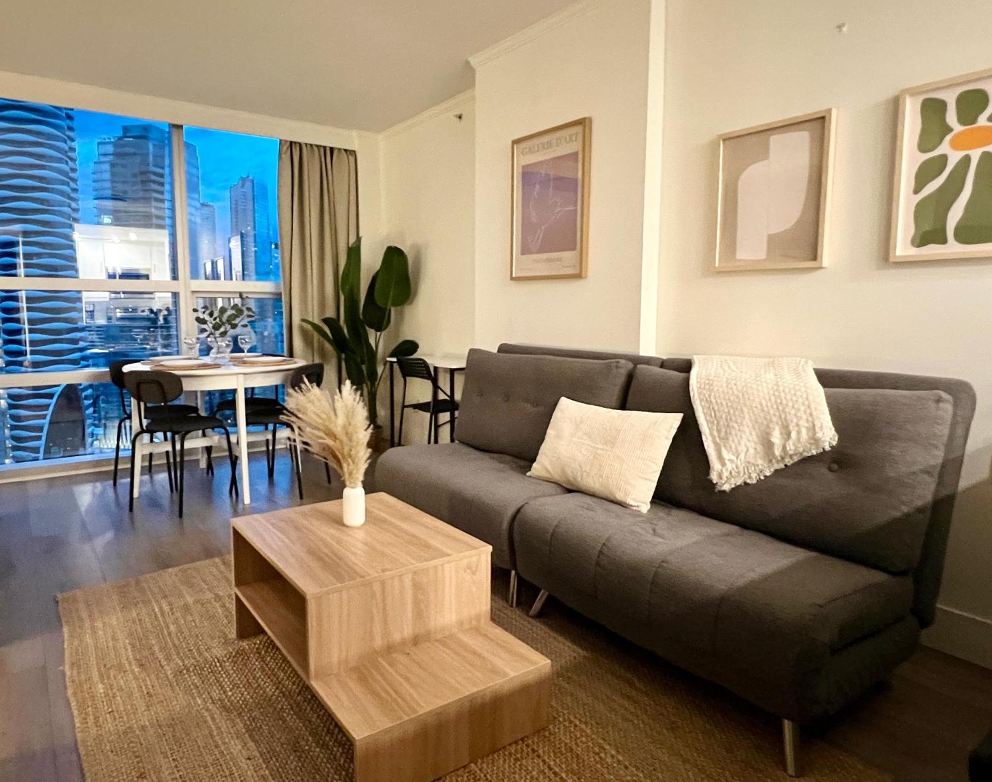 Stunning Skyline Views In A Cozy And Stylish Abode Apartment Vancouver Ngoại thất bức ảnh