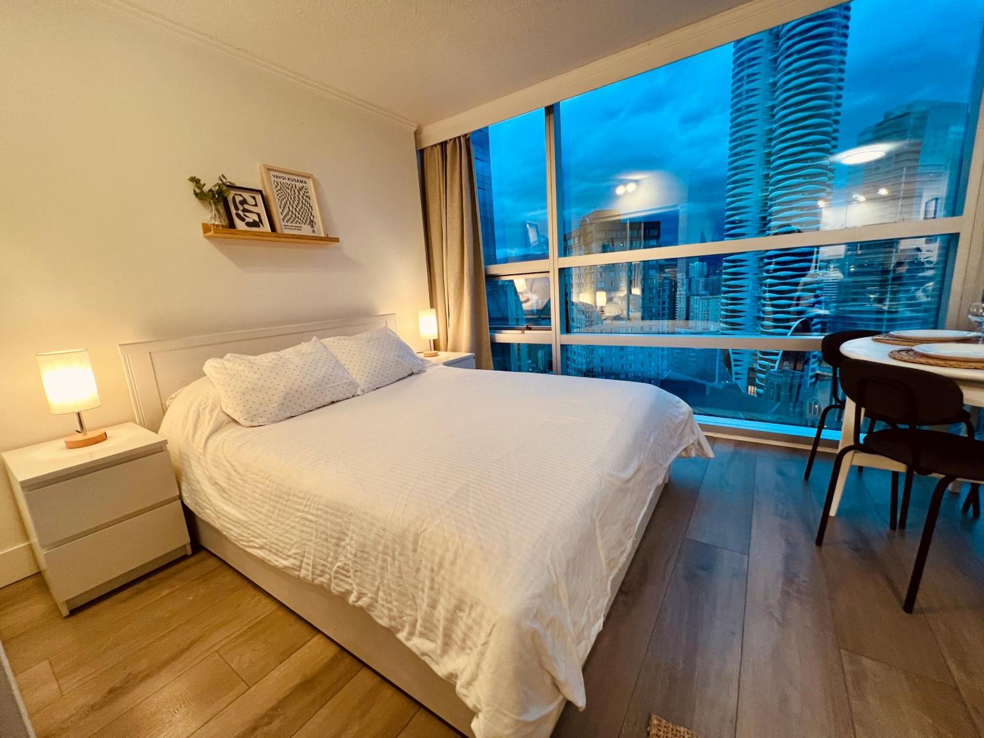 Stunning Skyline Views In A Cozy And Stylish Abode Apartment Vancouver Ngoại thất bức ảnh