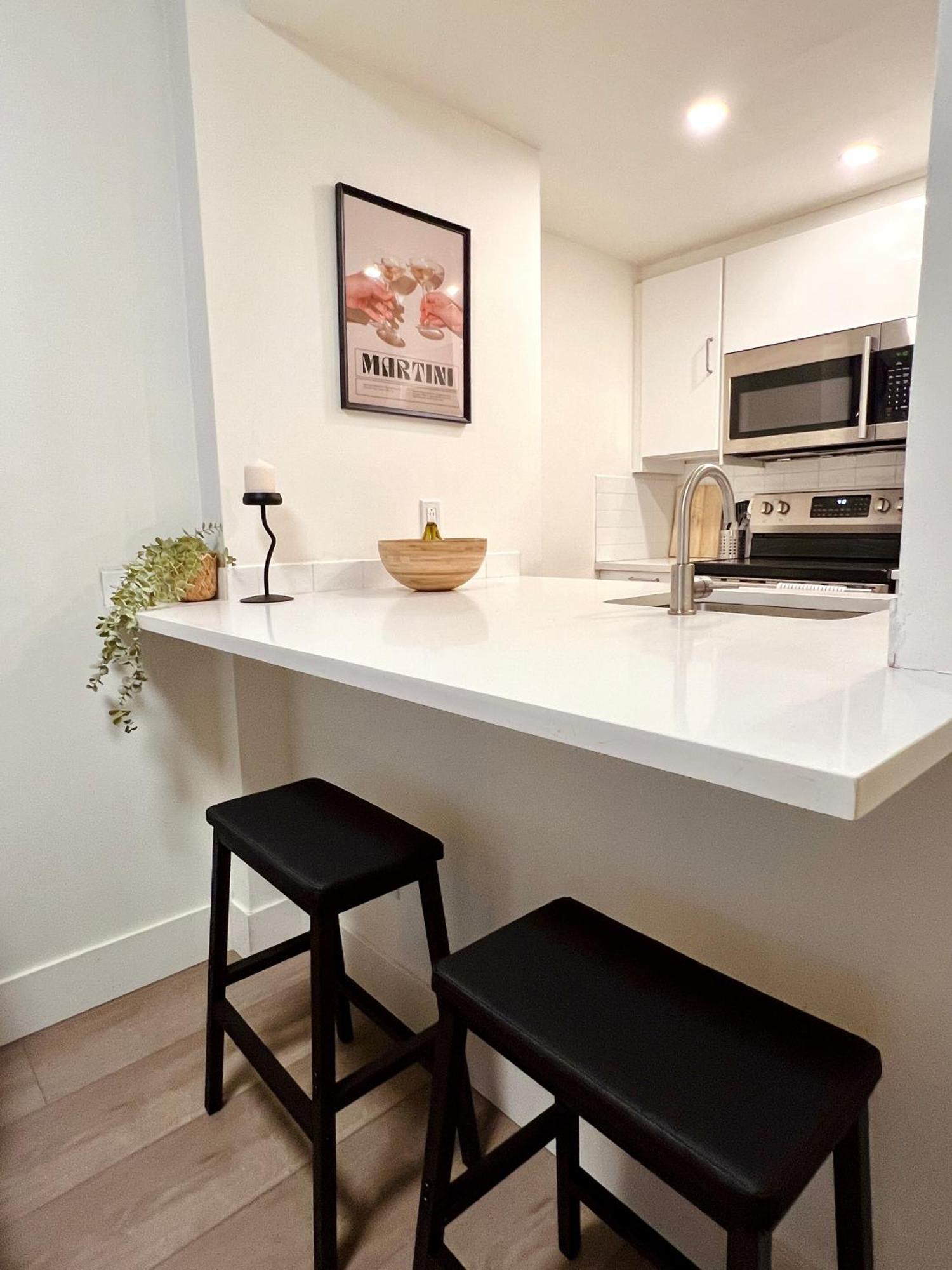 Stunning Skyline Views In A Cozy And Stylish Abode Apartment Vancouver Ngoại thất bức ảnh